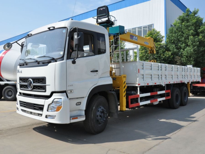 DONGFENG 6*4 8-10 ton truck mounted crane