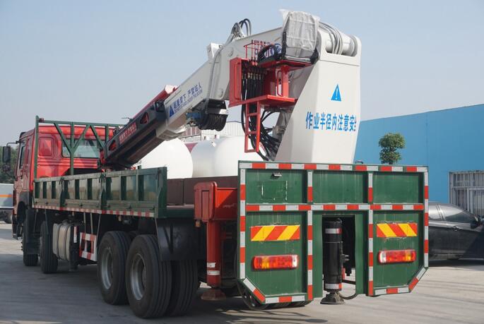 40 ton heavy duty truck mounted crane