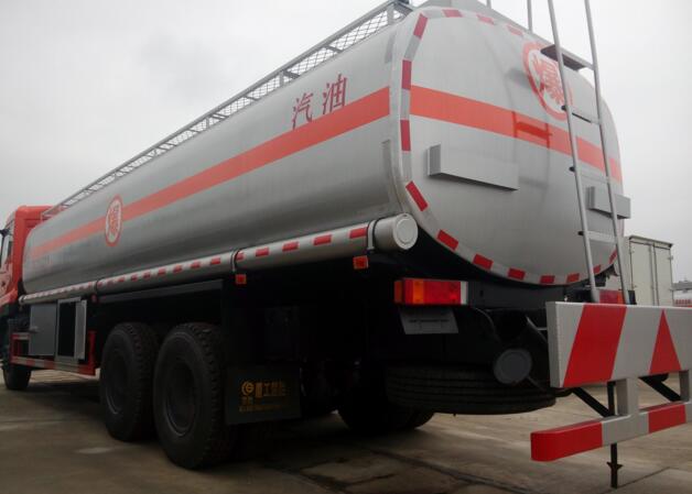 Dongfeng 30000L oil tank truck