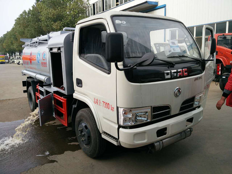 Dongfeng 5000L Fuel Truck