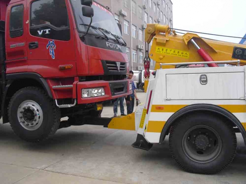 Dongfeng 8 ton heavy tow truck