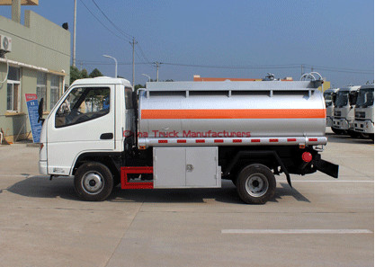 T-king 2 ton fuel truck