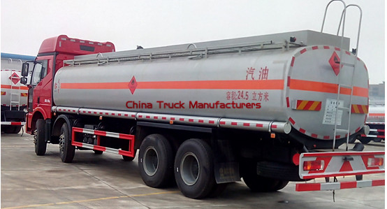 FAW J6 8*4  29000 liter oil tank truck