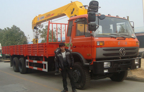 dongfeng 6*4 12 tons XCMG crane truck
