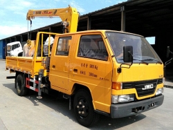 JMC 4x2 3.2 Ton truck mounted crane