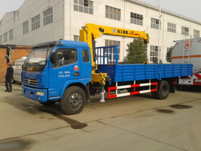 Dongfeng 3 tons truck mounted crane