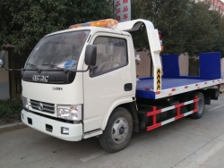 DONGFENG 3 ton flatbed wrecker truck