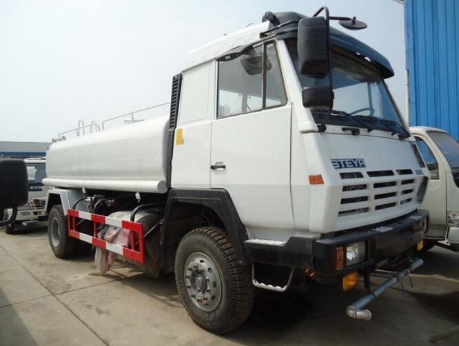 Sinotruk 12 ton water tank truck
