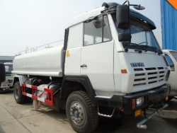 Sinotruk 4*2 12 Tons 12000L water tank sprinkling truck