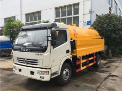 4x2 7000 liters vacuum sewage truck