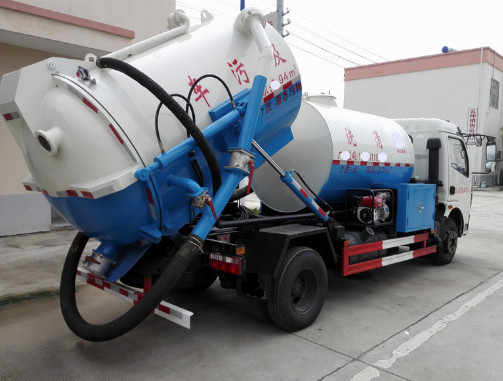 4x2 7,000 Liters high pressure and sewage truck