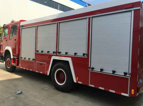 4x2 HOWO 10cbm water and foam fire truck