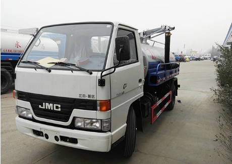 JMC fecal tuction truck capacity 4000L