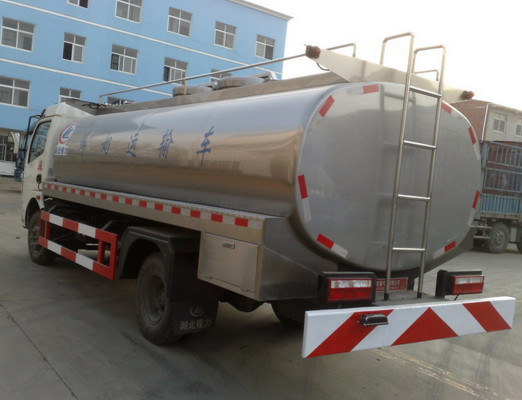DONGFENG 4X2 8000L fresh milk tank truck