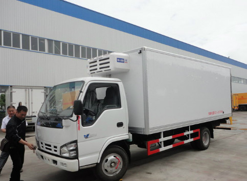 Qingling 600P 8tons mobile refrigerator truck