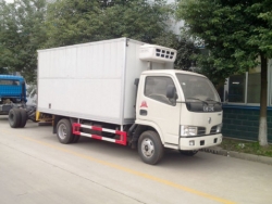 dongfeng small seafood refrigerated truck