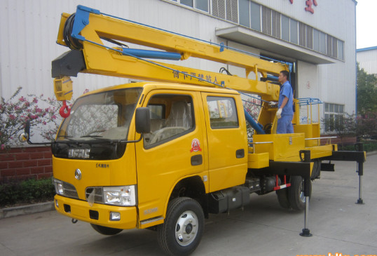 Dongfeng 4*2 14m Aerial Work Platform Truck