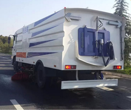 Dongfeng 4x2 Vacuum Road Sweeper Truck