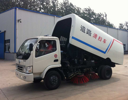 Dongfeng Oumark 95hp Road Sweeper Truck