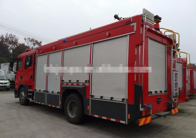 8000L SINOTRUK HOWO fire truck