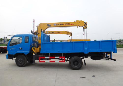 RHD export to Maldives small crane truck