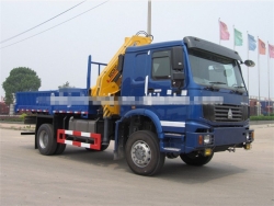 Howo 4x4 off-road truck mounted crane