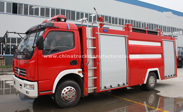 Dongfeng Duolika 4x2 water tank fire truck