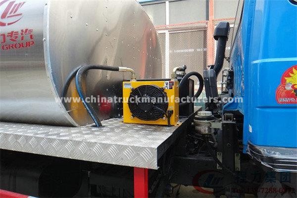 10-12Cubic Meter Road Maintenance Bitumen Spraying Truck