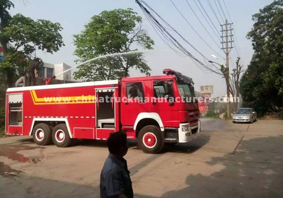 Sinotruck forest fire fighting truck