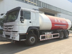 Howo 24.8cbm 6x4 lpg autogas tank truck
