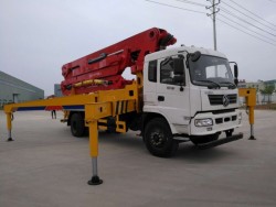 dongfeng 4X2 33m concrete pump truck