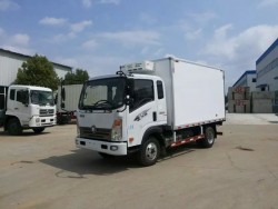SINOTRUK HOWO 6 wheel 5ton refrigerator truck van truck