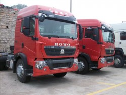 Sinotruk EuroII Diesel Engine Howo 6x4 Tractor Truck