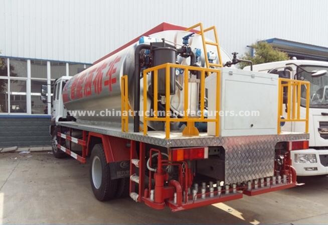8m3 Asphalt Distributor Bitumen Spreader Truck