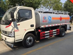 Dongfeng 4cbm Diesel Gasoline Mobile Refueling Truck