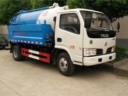95hp 4*2 DONGFENG 3000L Sewage Tanker Truck