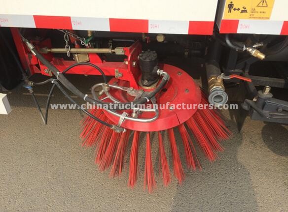 Dongfeng 4x2 vacuum road sweeper truck