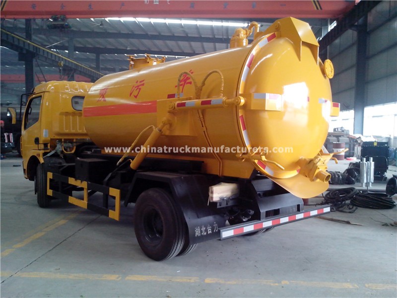 DFAC sewage suction truck with cleaning function