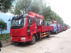 FAW 5 ton truck with crane