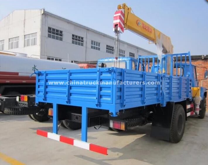 DongFeng 3.2ton mini truck mounted crane