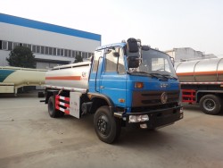 China Dong Feng 4500 gallon fuel trucks