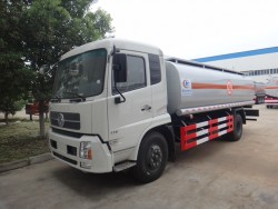 China Dong Feng 5000 gallon fuel trucks