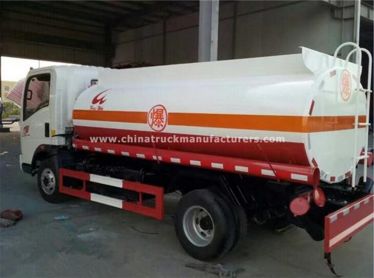 China HOWO 1000 gallon fuel tank trucks