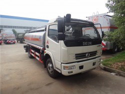 China Dongfeng 3000 gallon fuel tank trucks