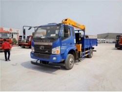 China 4 ton truck with crane