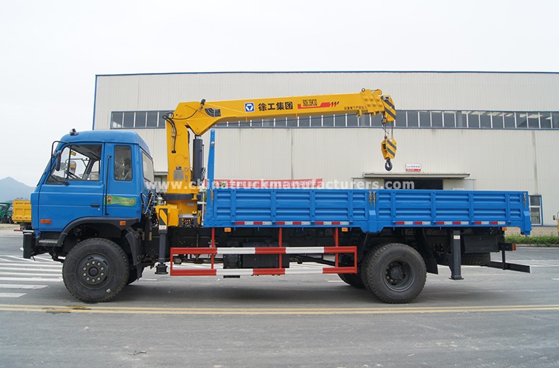 China 8 ton crane truck