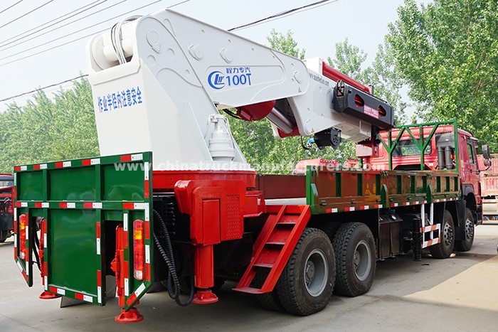 8*4 China 30 ton crane truck