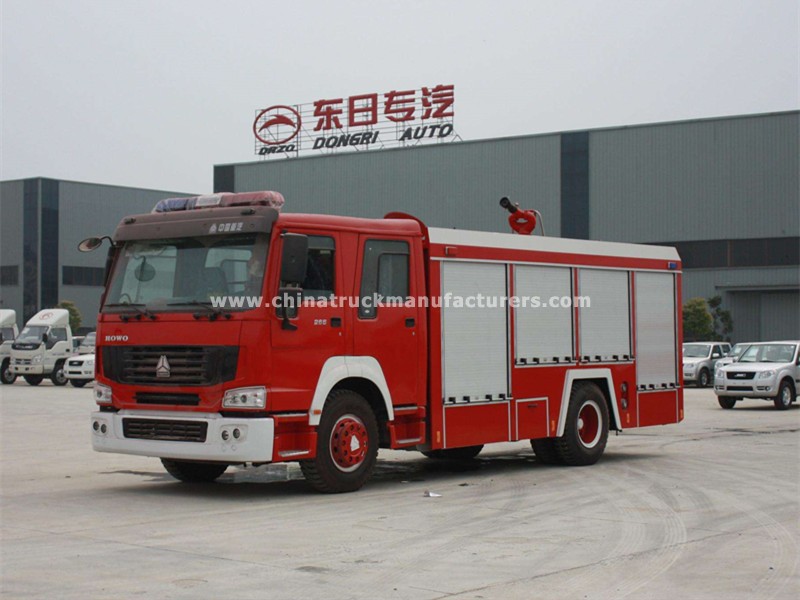 China 6 wheels water/foam fire fighting truck