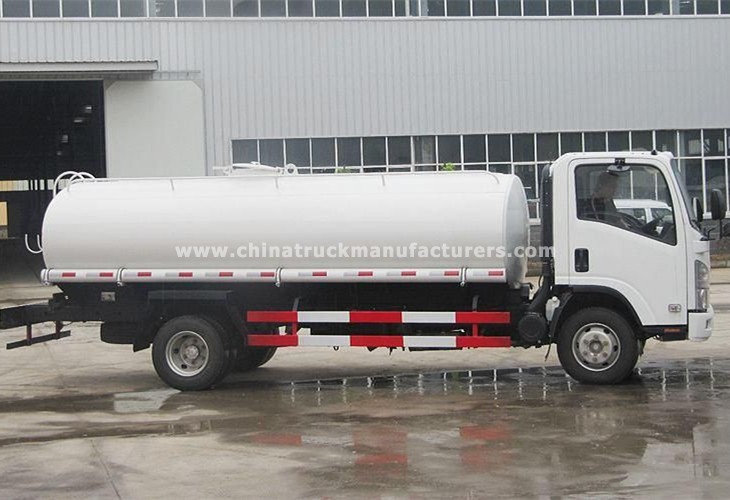 700P Japan 4x2 4000 gallon water tank truck