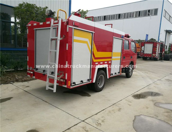 China 4 ton water/foam fire fighting truck